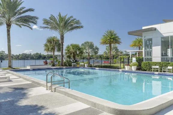 Orlando Winter Park Penthouse With Poolside Views