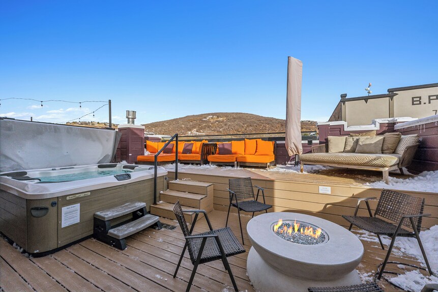 Park City Main Street Penthouse With Mountain Deck